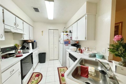 House in Gainesville, Florida 3 bedrooms, 110 sq.m. № 1648139 - photo 2