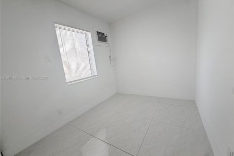 Casa en alquiler en Dania Beach, Florida, 1 dormitorio, 41.81 m2 № 1890011 - foto 7