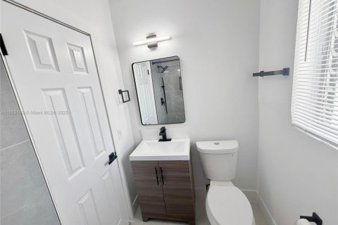 Casa en alquiler en Dania Beach, Florida, 1 dormitorio, 41.81 m2 № 1890011 - foto 5