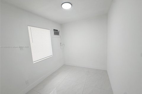 Casa en alquiler en Dania Beach, Florida, 1 dormitorio, 41.81 m2 № 1890011 - foto 8