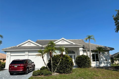 Casa en alquiler en Punta Gorda, Florida, 3 dormitorios, 237.64 m2 № 227571 - foto 2