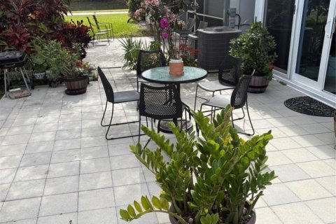 Copropriété à vendre à Deerfield Beach, Floride: 2 chambres, 76.92 m2 № 2250409 - photo 5