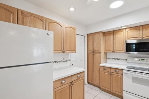 House in Palm Harbor, Florida 2 bedrooms, 123.56 sq.m. № 1736596 - photo 9