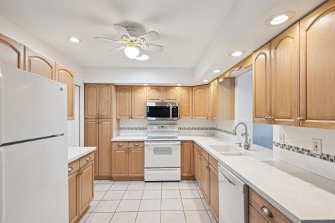 House in Palm Harbor, Florida 2 bedrooms, 123.56 sq.m. № 1736596 - photo 10