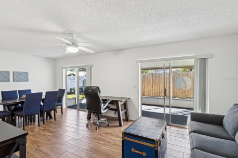 House in Palm Harbor, Florida 2 bedrooms, 123.56 sq.m. № 1736596 - photo 5
