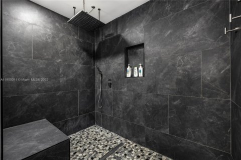 House in Miami, Florida 3 bedrooms, 134.06 sq.m. № 1952908 - photo 25