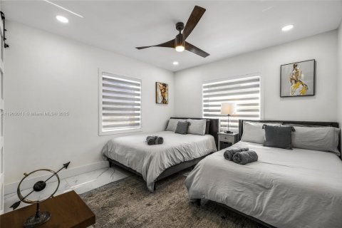 House in Miami, Florida 3 bedrooms, 134.06 sq.m. № 1952908 - photo 29