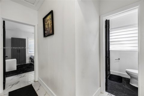 House in Miami, Florida 3 bedrooms, 134.06 sq.m. № 1952908 - photo 27