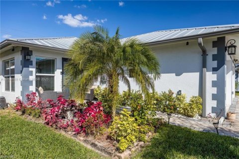 House in LaBelle, Florida 2 bedrooms, 113.71 sq.m. № 1860091 - photo 2