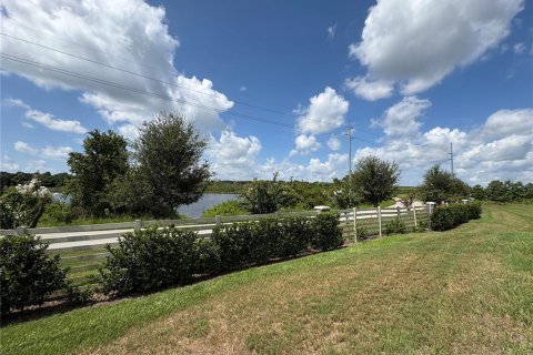 House in Lake Alfred, Florida 4 bedrooms, 170.01 sq.m. № 1872889 - photo 4