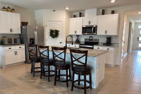 House in Lake Alfred, Florida 4 bedrooms, 170.01 sq.m. № 1872889 - photo 5
