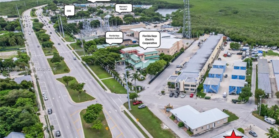 Propiedad comercial en Tavernier, Florida № 2037119