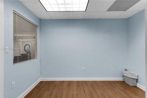 Propiedad comercial en venta en Tavernier, Florida № 2037119 - foto 20