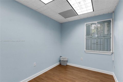 Propiedad comercial en venta en Tavernier, Florida № 2037119 - foto 19