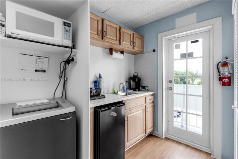 Propiedad comercial en venta en Tavernier, Florida № 2037119 - foto 7