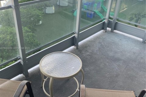 Купить кондоминиум в Майами, Флорида 1 спальня, 69.4м2, № 2054659 - фото 11