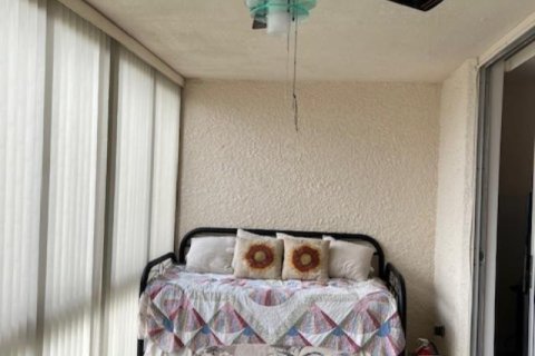 Condo in Margate, Florida, 2 bedrooms  № 1091798 - photo 1