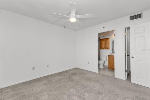 Condo in Port Charlotte, Florida, 2 bedrooms  № 2213494 - photo 24