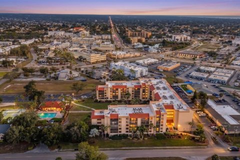 Condo in Port Charlotte, Florida, 2 bedrooms  № 2213494