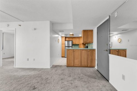 Condo in Port Charlotte, Florida, 2 bedrooms  № 2213494 - photo 7