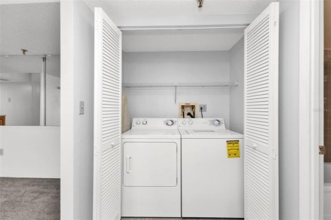 Condo in Port Charlotte, Florida, 2 bedrooms  № 2213494 - photo 18