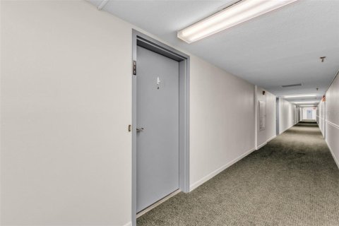 Condo in Port Charlotte, Florida, 2 bedrooms  № 2213494 - photo 6