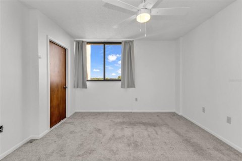 Condo in Port Charlotte, Florida, 2 bedrooms  № 2213494 - photo 23