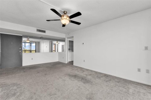 Condo in Port Charlotte, Florida, 2 bedrooms  № 2213494 - photo 15