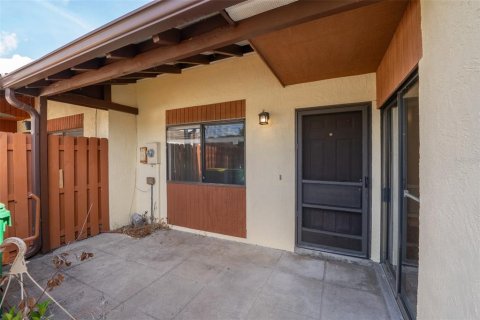 Townhouse in Merrit Island, Florida 2 bedrooms, 93.37 sq.m. № 2112707 - photo 2