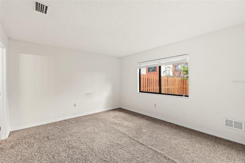 Townhouse in Merrit Island, Florida 2 bedrooms, 93.37 sq.m. № 2112707 - photo 6