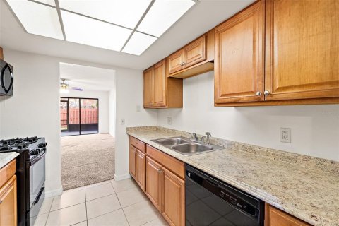 Townhouse in Merrit Island, Florida 2 bedrooms, 93.37 sq.m. № 2112707 - photo 13