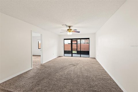 Townhouse in Merrit Island, Florida 2 bedrooms, 93.37 sq.m. № 2112707 - photo 5