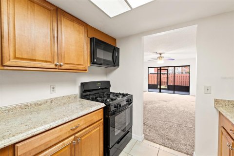 Townhouse in Merrit Island, Florida 2 bedrooms, 93.37 sq.m. № 2112707 - photo 14