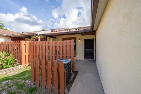 Townhouse in Merrit Island, Florida 2 bedrooms, 93.37 sq.m. № 2112707 - photo 26