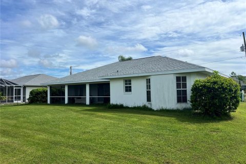 House in Punta Gorda, Florida 3 bedrooms, 172.33 sq.m. № 1913231 - photo 5