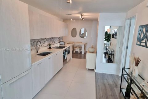 Condominio en venta en Miami, Florida, 3 dormitorios, 103.12 m2 № 1999682 - foto 4