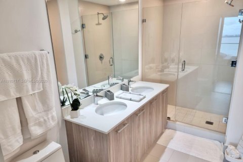 Condominio en venta en Miami, Florida, 3 dormitorios, 103.12 m2 № 1999682 - foto 9