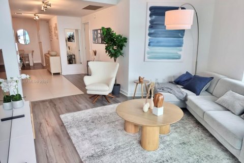 Condominio en venta en Miami, Florida, 3 dormitorios, 103.12 m2 № 1999682 - foto 3