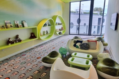 Condominio en venta en Miami, Florida, 3 dormitorios, 103.12 m2 № 1999682 - foto 27