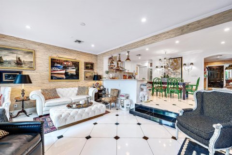 Townhouse in South Palm Beach, Florida 4 bedrooms, 176.51 sq.m. № 2158418 - photo 8