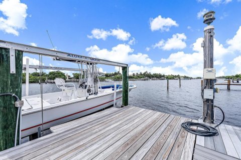 Townhouse in South Palm Beach, Florida 4 bedrooms, 176.51 sq.m. № 2158418 - photo 15