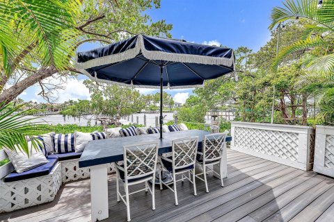 Townhouse in South Palm Beach, Florida 4 bedrooms, 176.51 sq.m. № 2158418 - photo 14