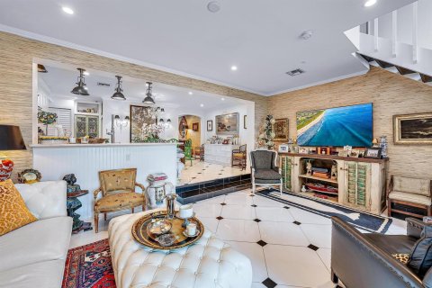 Townhouse in South Palm Beach, Florida 4 bedrooms, 176.51 sq.m. № 2158418 - photo 11