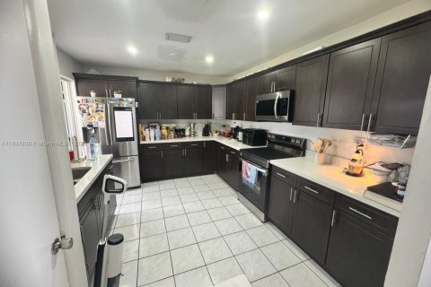 Купить виллу или дом в Майами, Флорида 3 спальни, 100.33м2, № 1814036 - фото 10