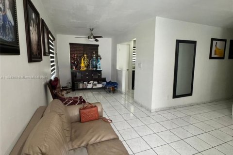 Купить виллу или дом в Майами, Флорида 3 спальни, 100.33м2, № 1814036 - фото 17