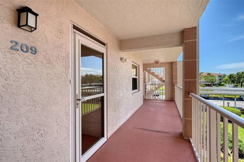 Copropriété à vendre à Bradenton, Floride: 2 chambres, 96.8 m2 № 2093159 - photo 4