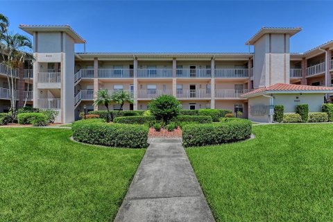 Condo in Bradenton, Florida, 2 bedrooms № 2093159