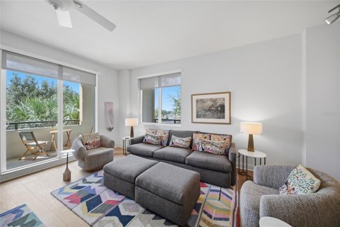 Condo in Sarasota, Florida, 2 bedrooms № 2427291 - photo 5