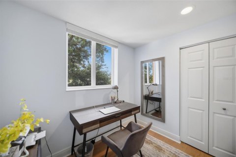 Condo in Sarasota, Florida, 2 bedrooms № 2427291 - photo 14