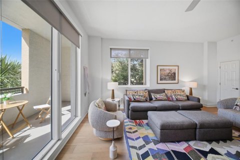Condo in Sarasota, Florida, 2 bedrooms № 2427291 - photo 6